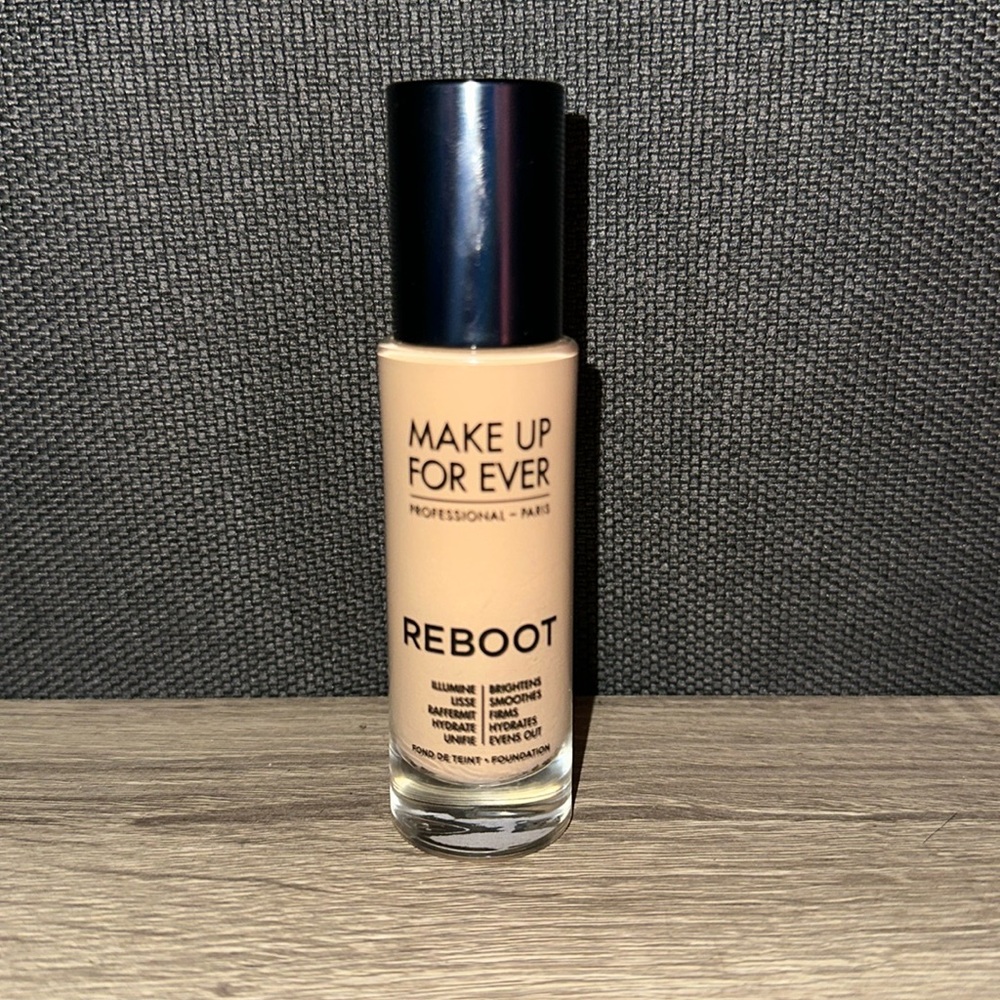 Makeup forever reboot foundation Y355